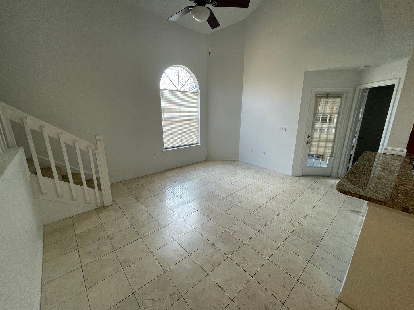 Condo Convenient To Attractions Bella Vista Community Available August 13Th – photo 2