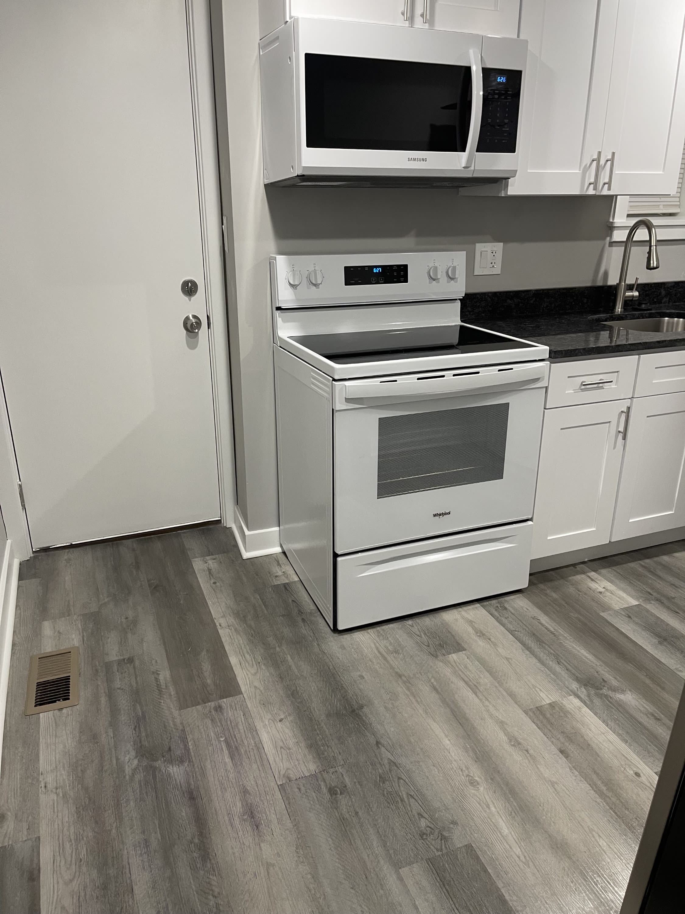 535 Moya Street – photo 2