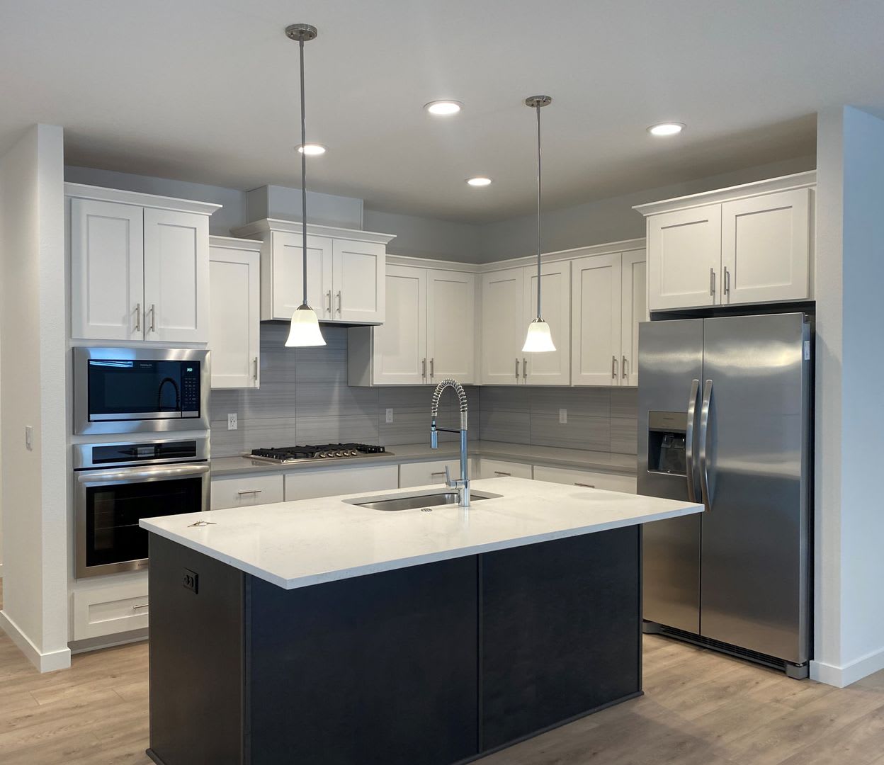 Newer Construction Beautiful Brand Home Backs To Greenspace Gourmet Kitchen Open Landing Fenced Yard – photo 2