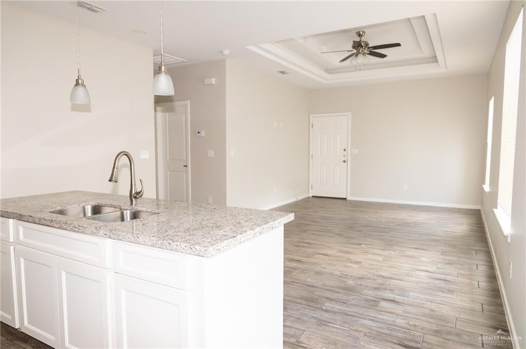 5808 Sandpiper Avenue – photo 4