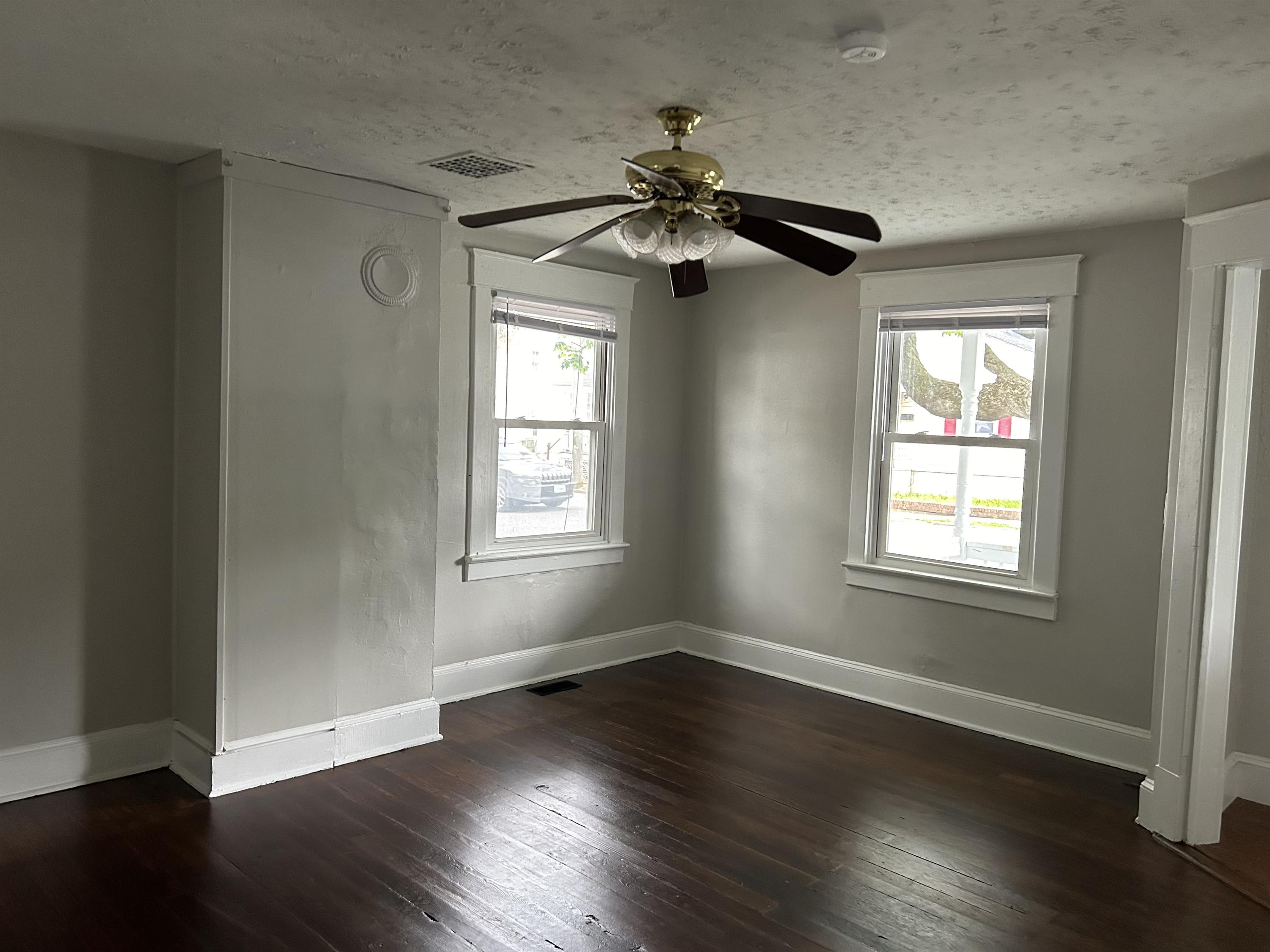 26 Jackson Ave – photo 2