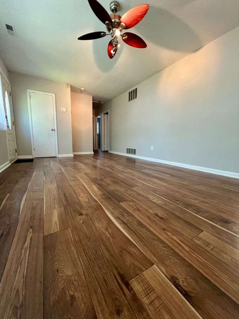 3-Bedroom Single Family Home in Bristol! Available Mid-September! – photo 5