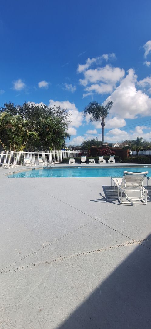 Beautiful and Well Maintained HOA Community – photo 2