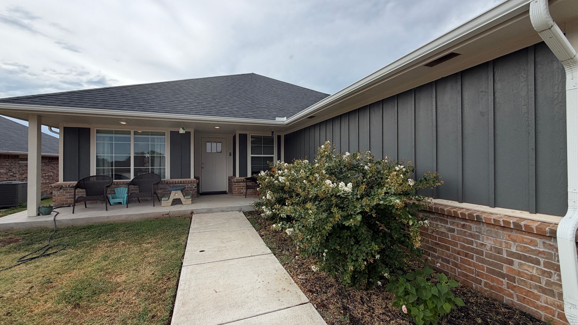 Spacious 4 Bedroom 2 Bathroom Home in Shawnee! – photo 2