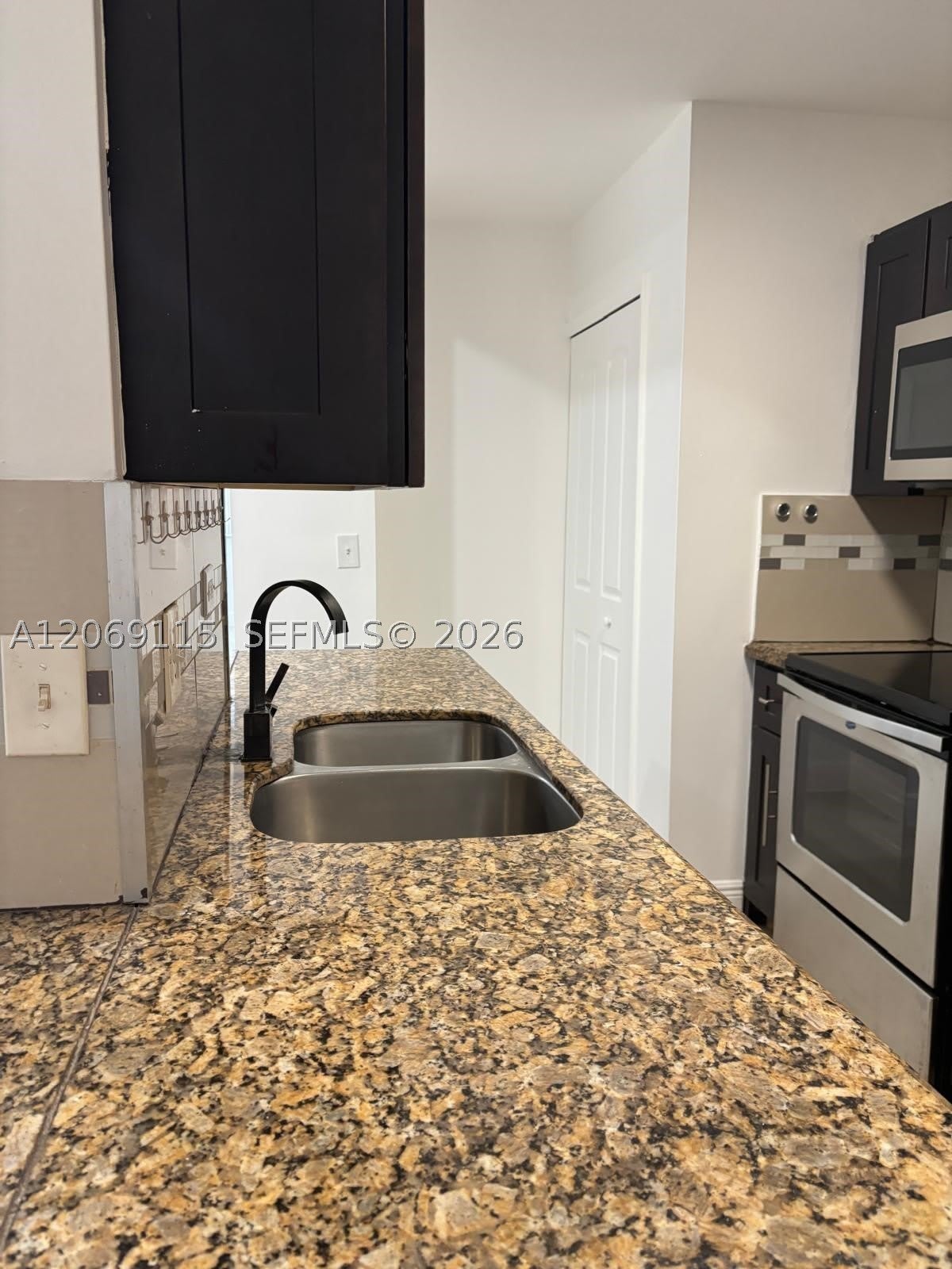 18344 Nw 68Th Ave – photo 3