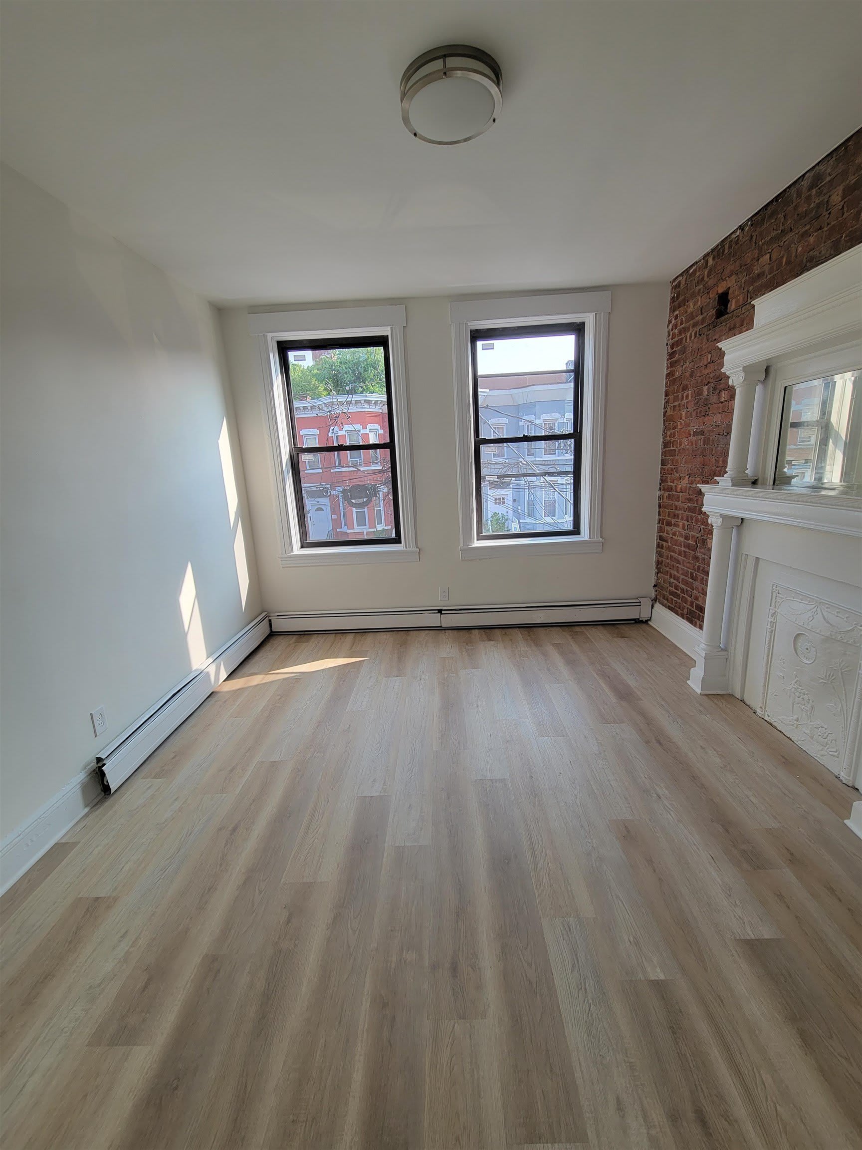 63 Oak St – photo 4