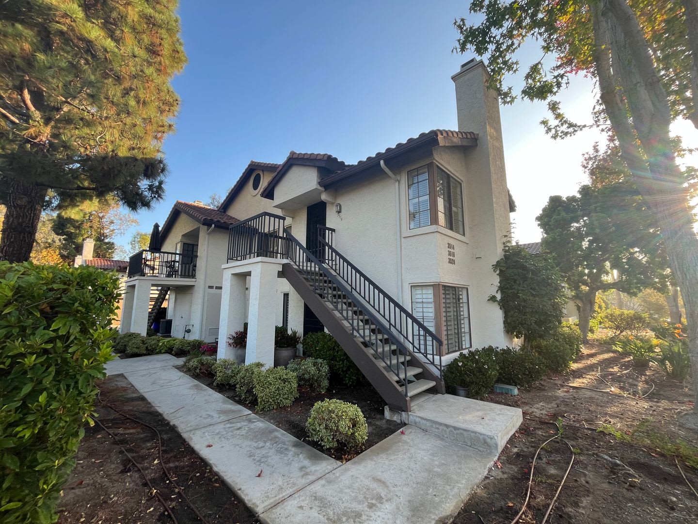 Beautiful double Master bedroom townhome with 2 car garage, in unit laundry, and a pool – photo 1