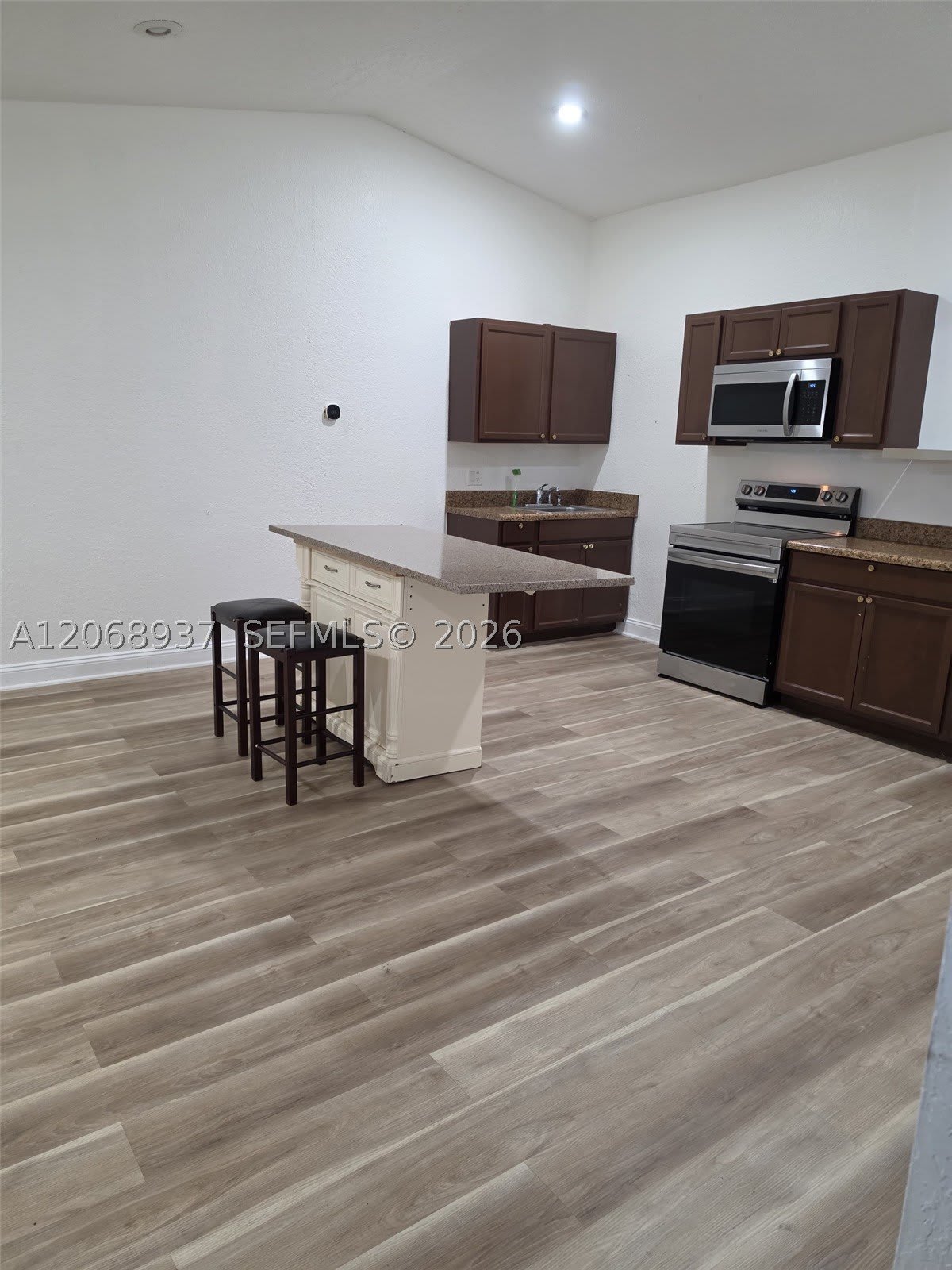 9165 SW 18th St – photo 2