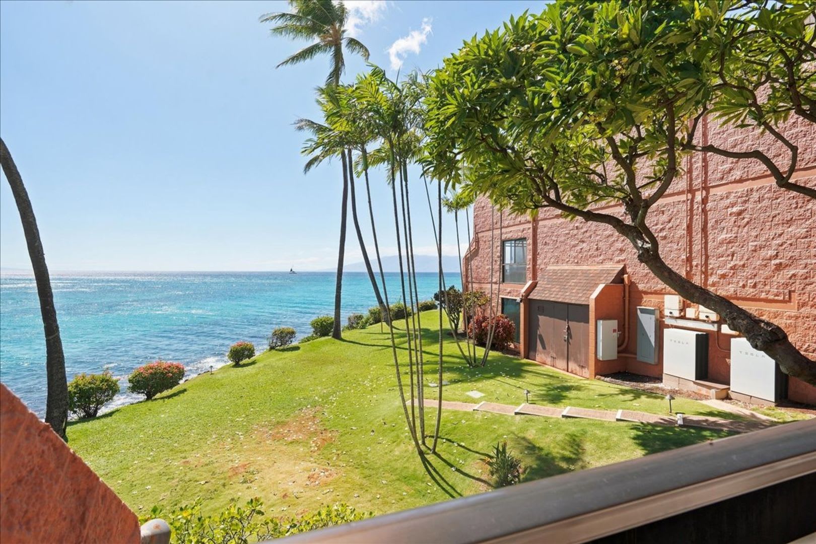 Direct Oceanfront Living at Kuleana – photo 4