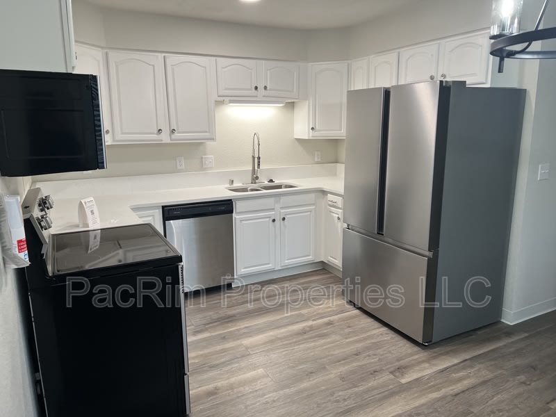 3310 Boniface Parkway #18 – photo 2