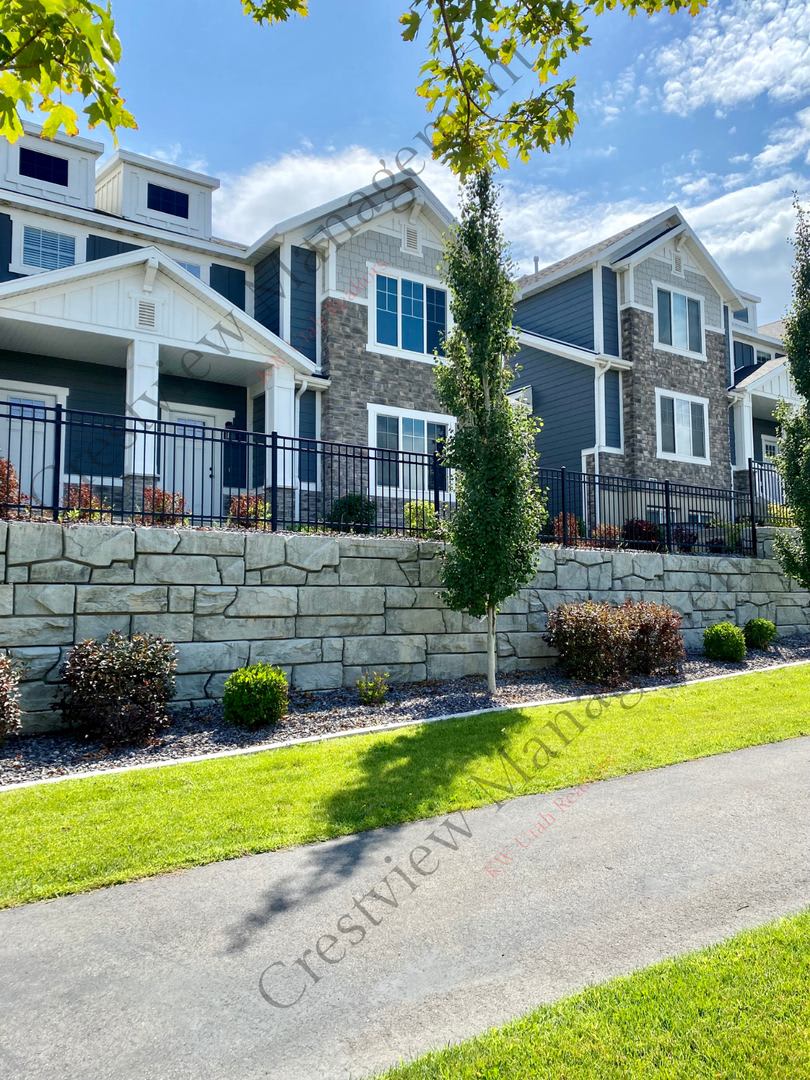Spacious 3-Story Townhome with 2-Car Garage Near Traverse Mountain – photo 2