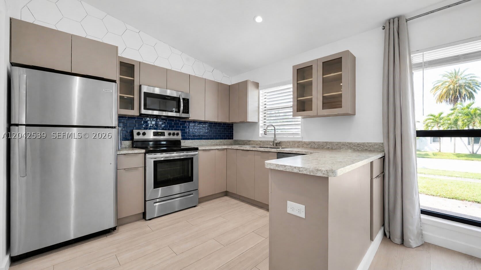 1704 Rodman St – photo 2