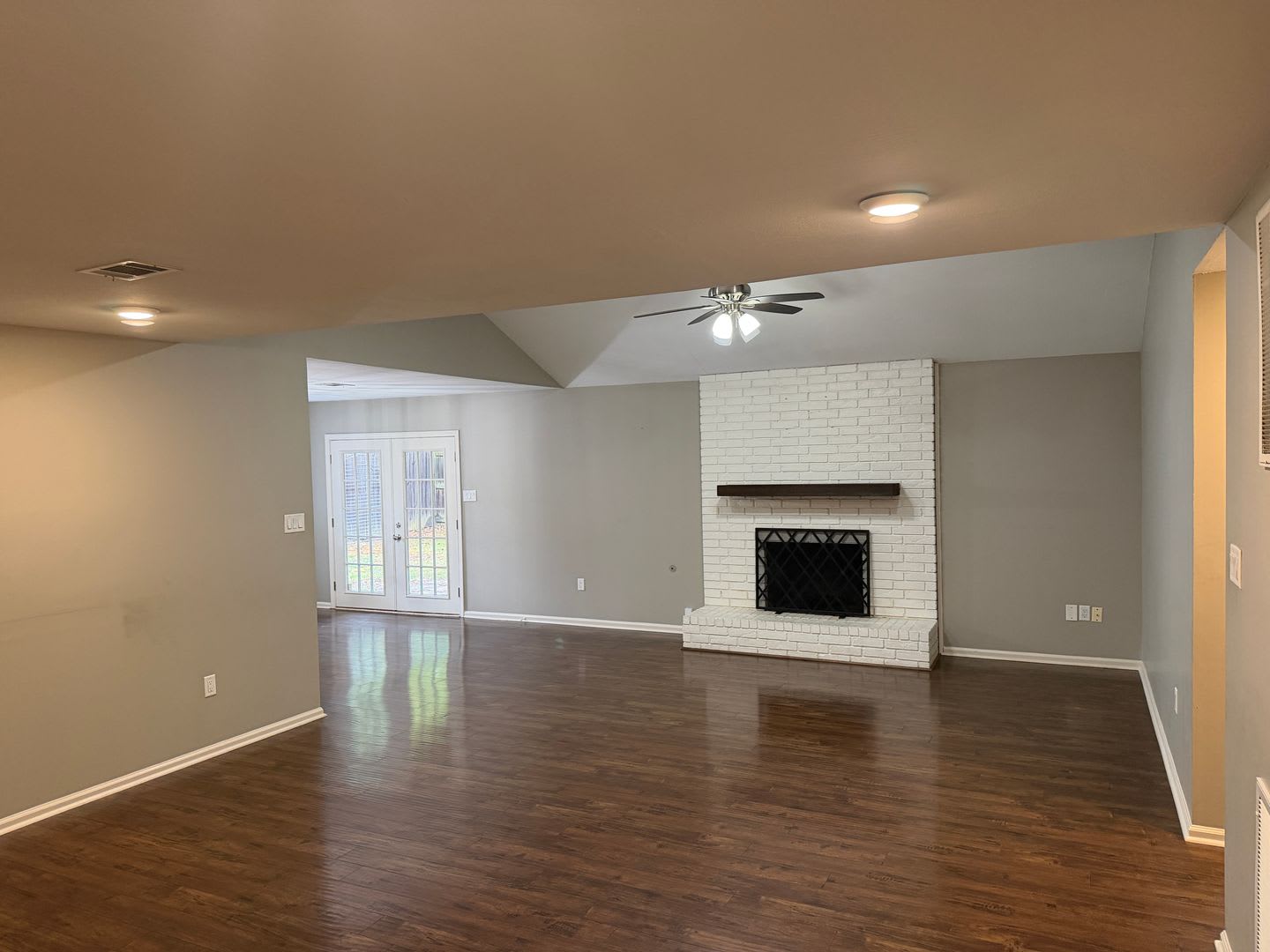 3 Bed 2 Bath Home – photo 3