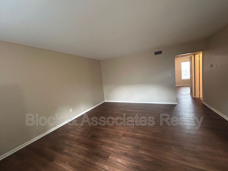 3824-C Country Club Road – photo 3