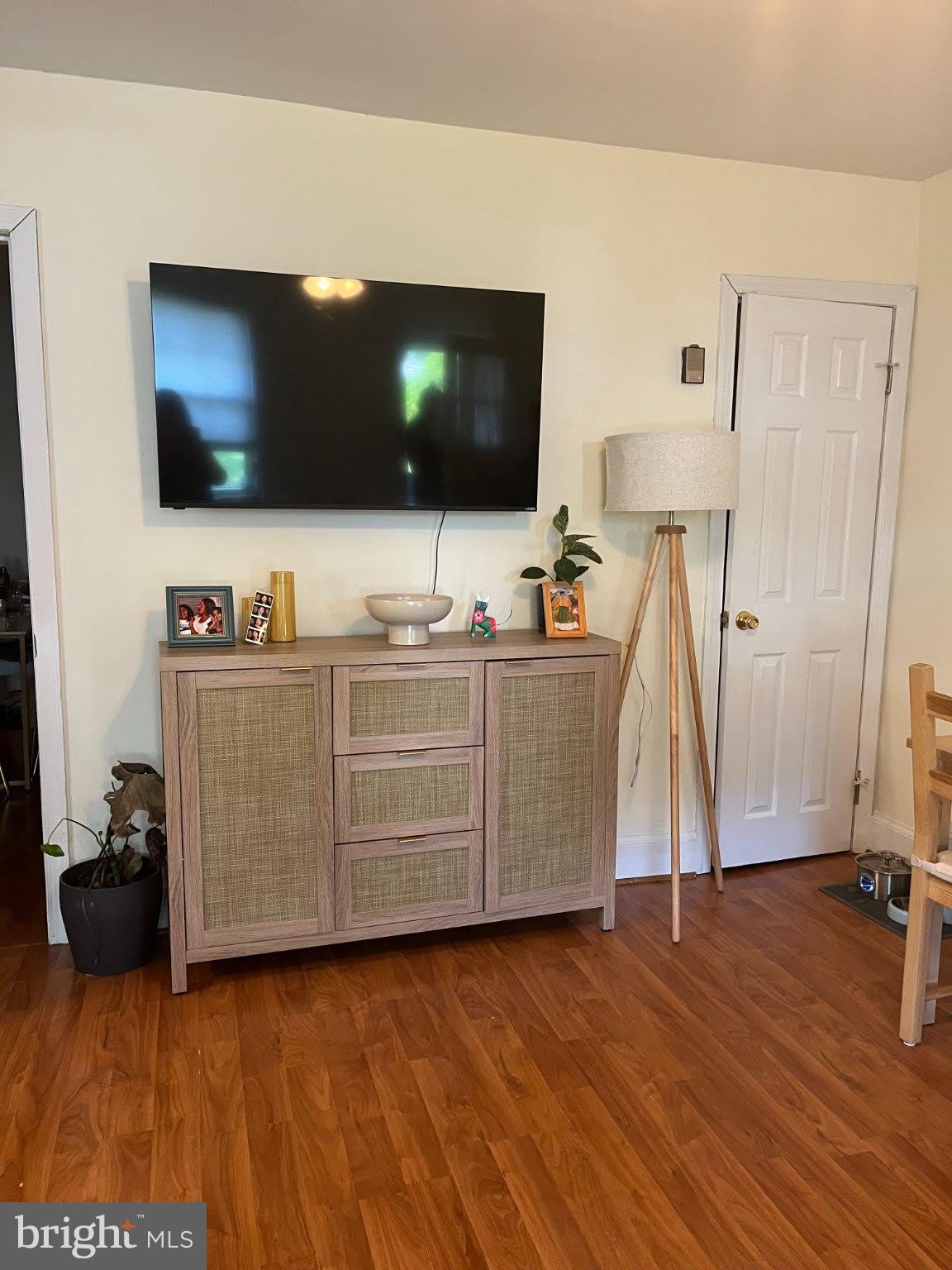 101 E LOCUST Street – photo 3