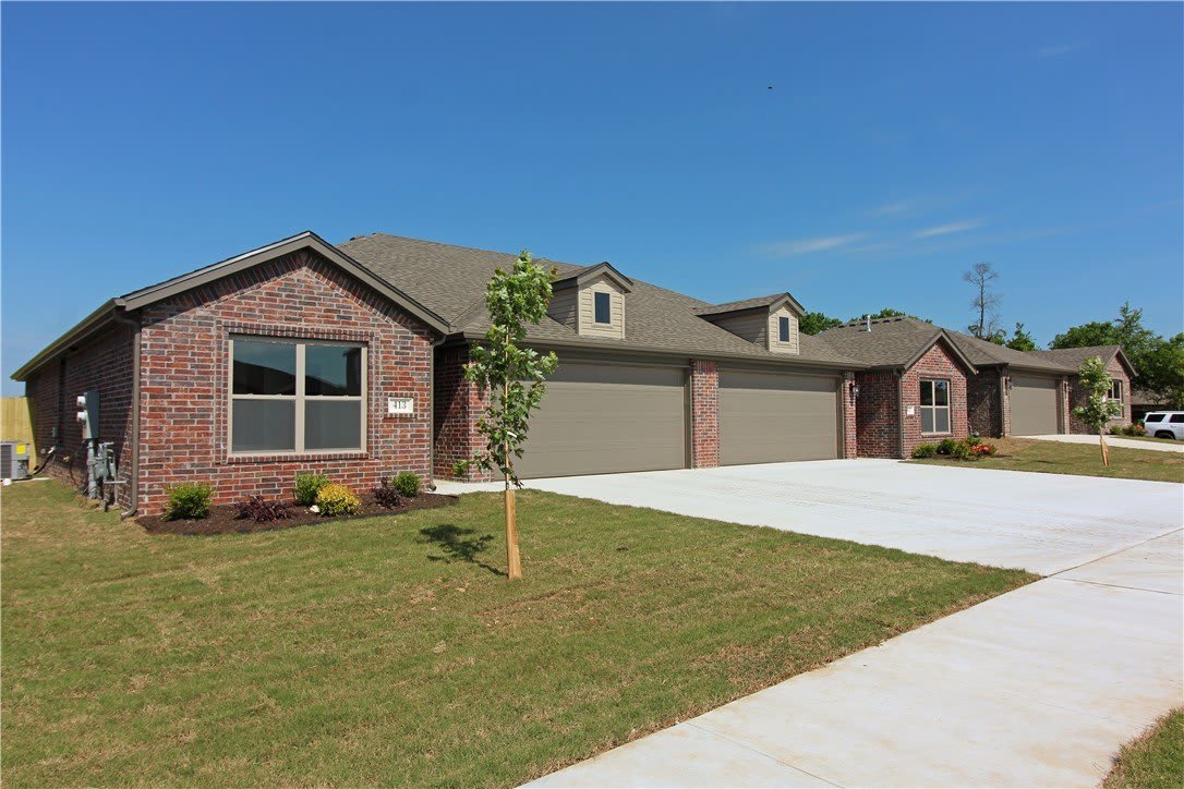 411 Barbet Drive – photo 1