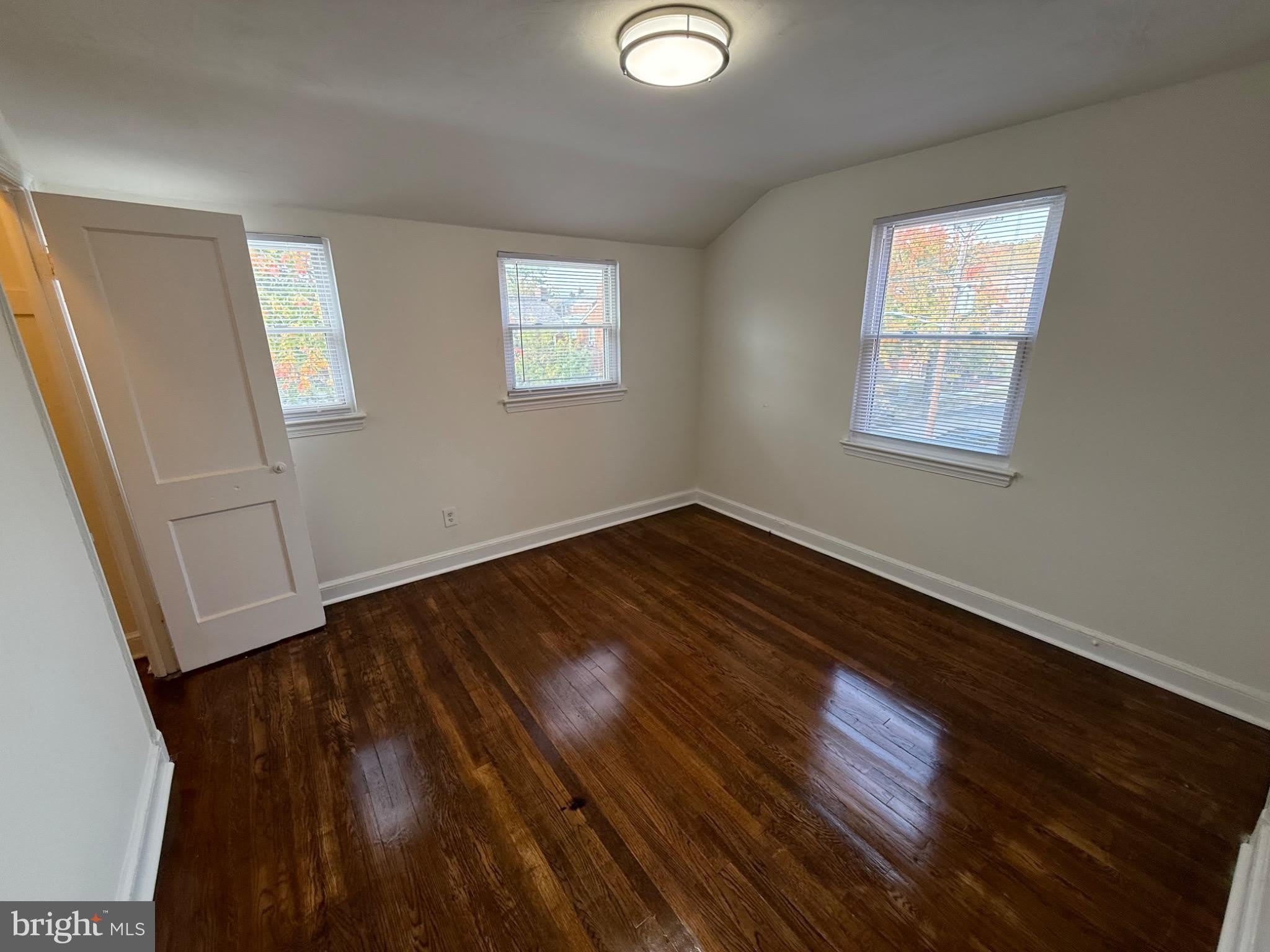 374 CHAPLIN Street SE – photo 3