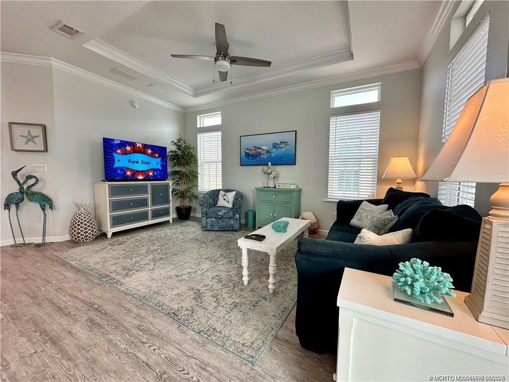 352 Ne Starboard Drive – photo 3