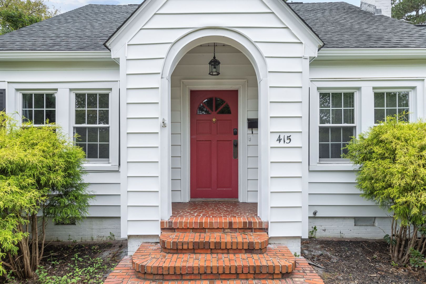 4 Bedroom 3 Bath in Haymount- Available through June 1, 2027 only! – photo 4