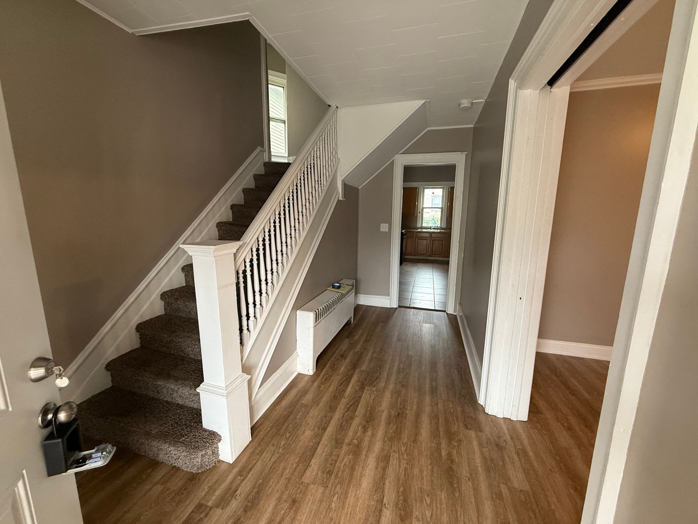 Charming 4‑Bedroom Single‑Family Home – photo 4