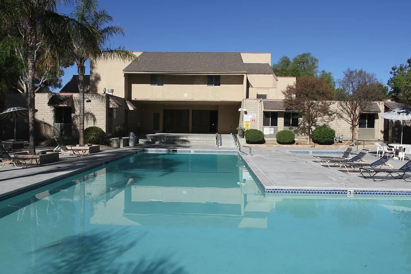LOVELY 2BD/2BA Condo in Valencia's Desirable Lakeshore Community – photo 2