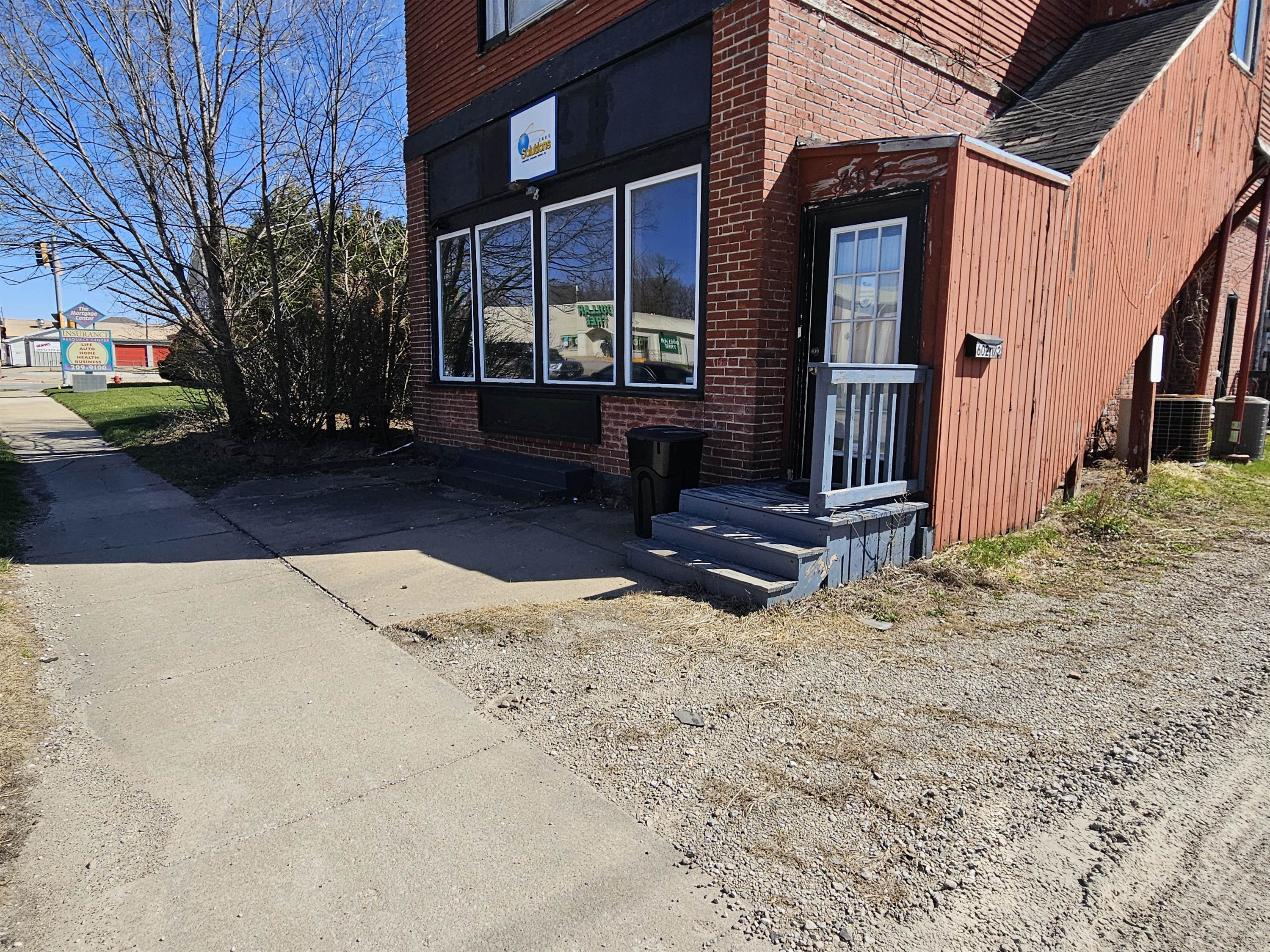 602 West Burlington Avenue – photo 1