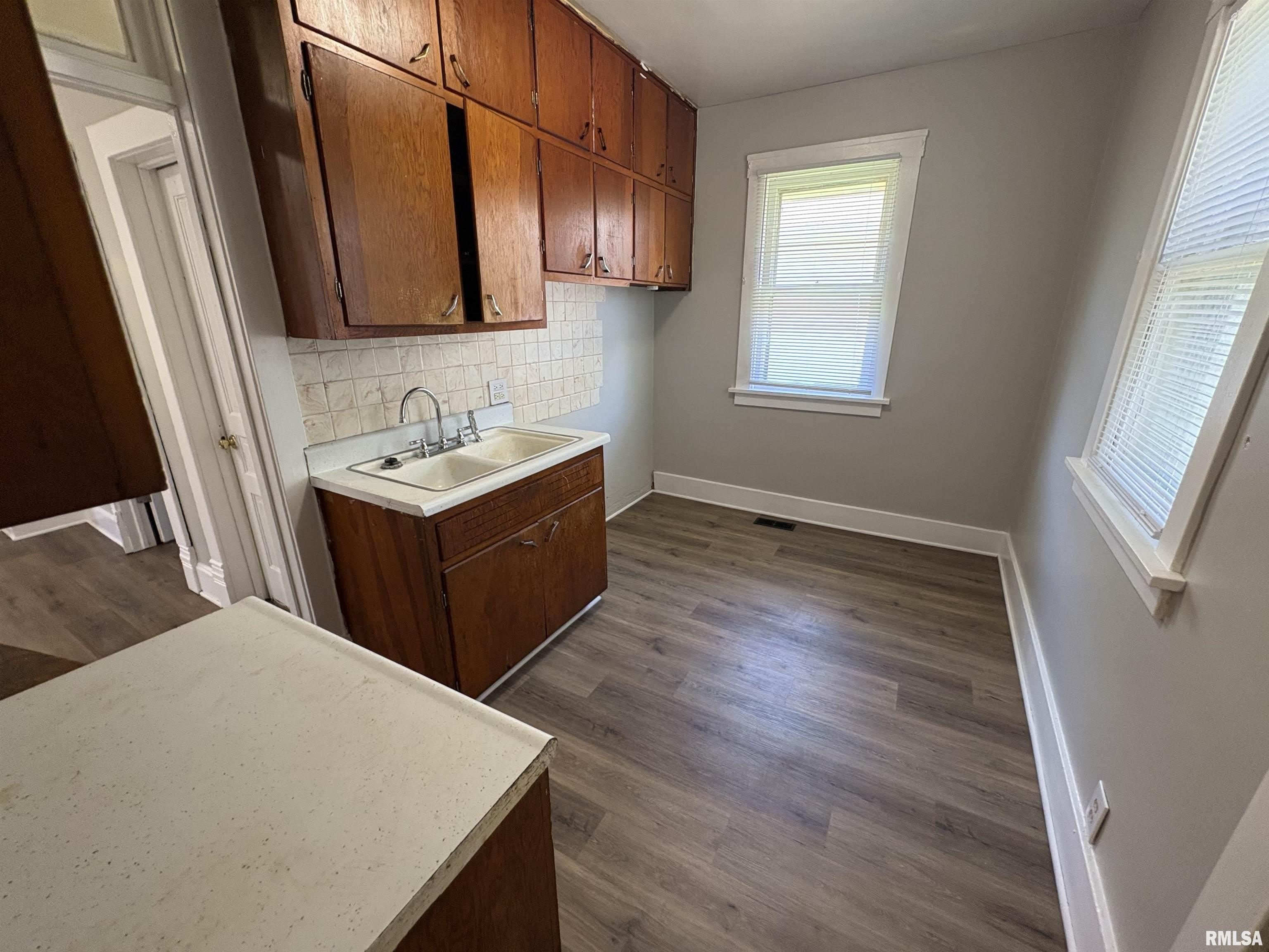 1107 W GILBERT Avenue – photo 5