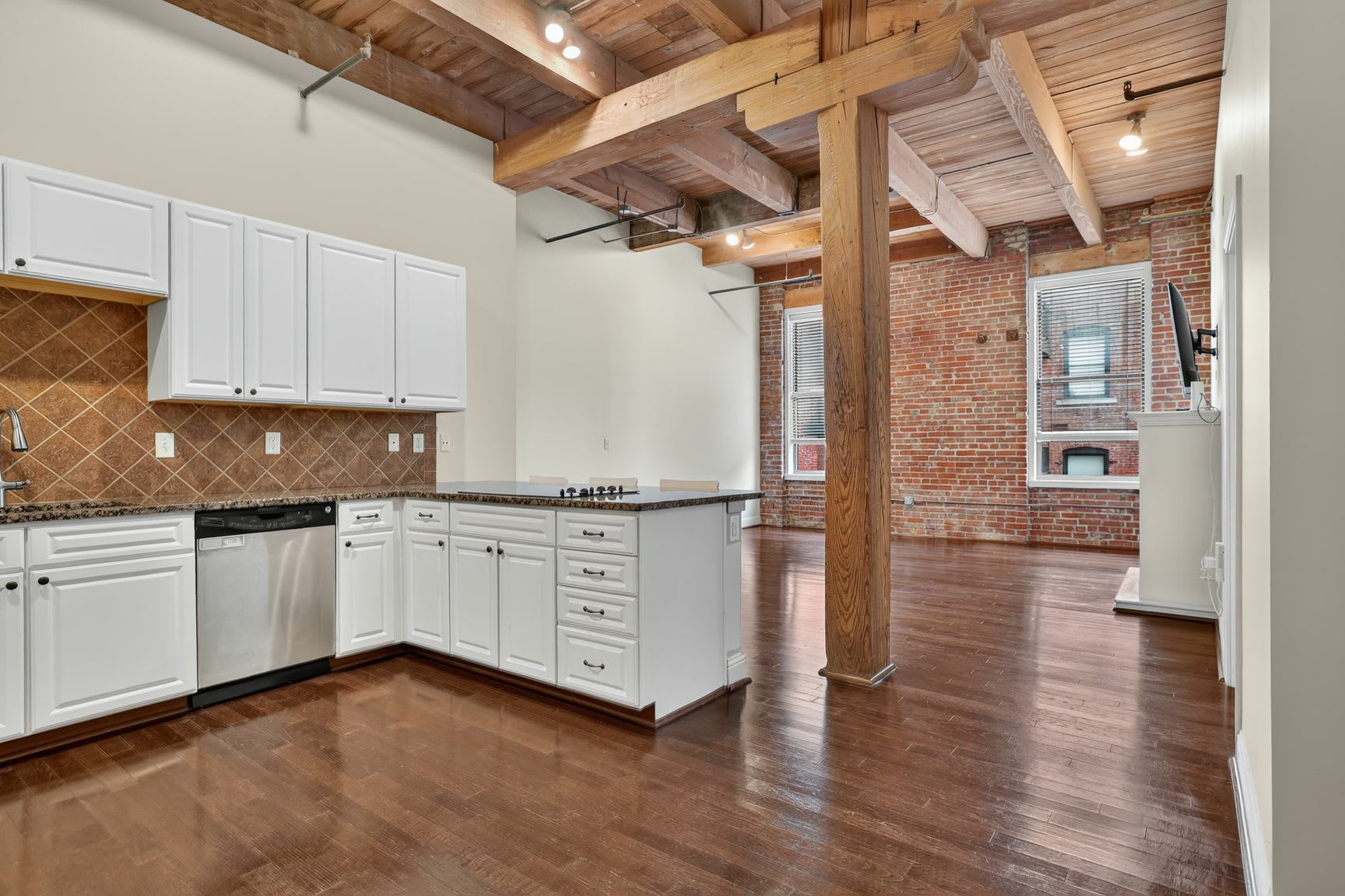 612 Central Street – photo 2