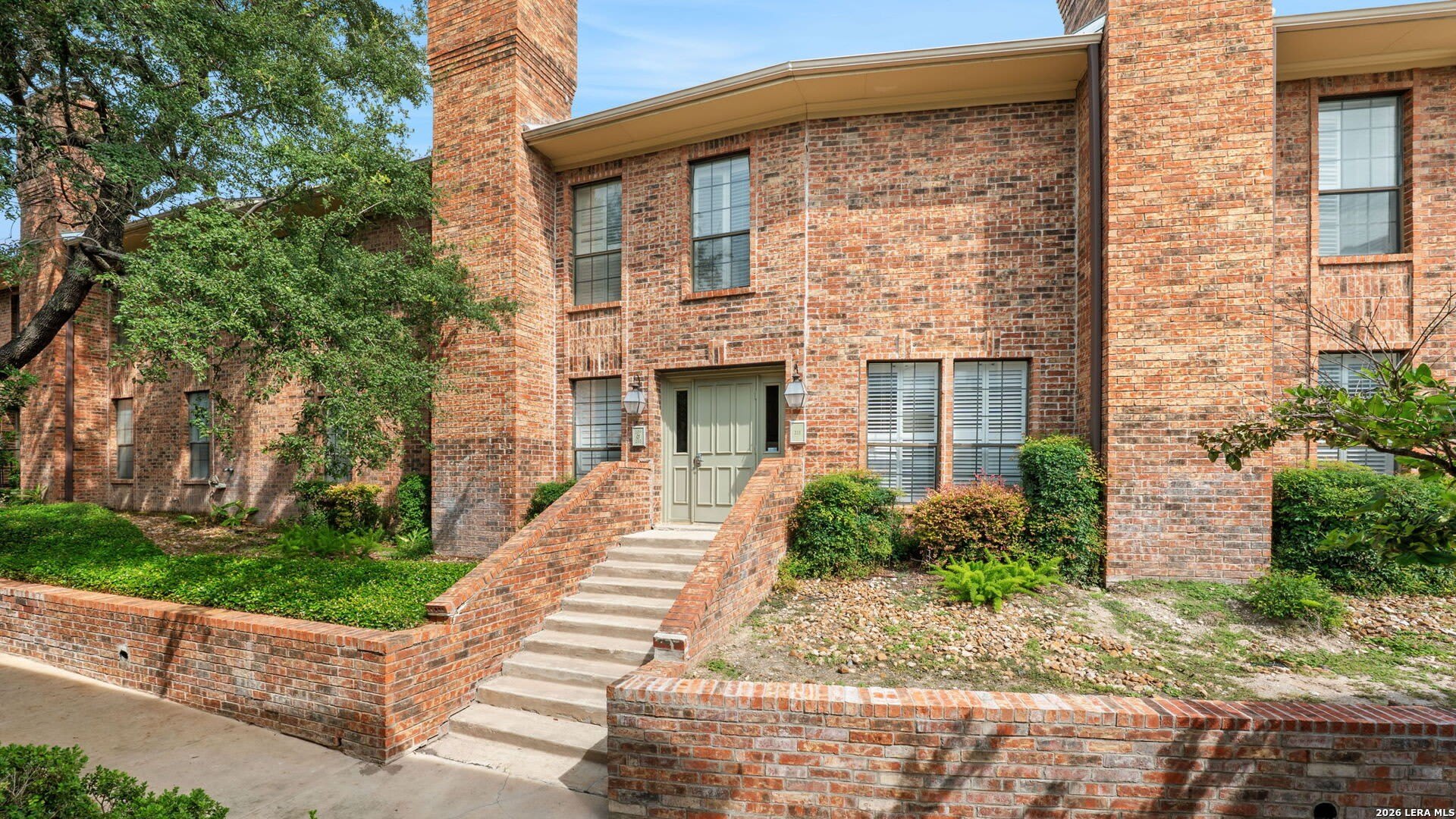201 ELLWOOD ST – photo 1