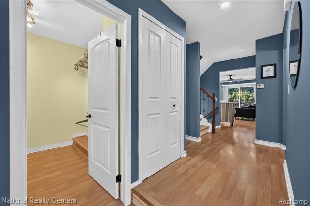 878 Yorktown Court – photo 3
