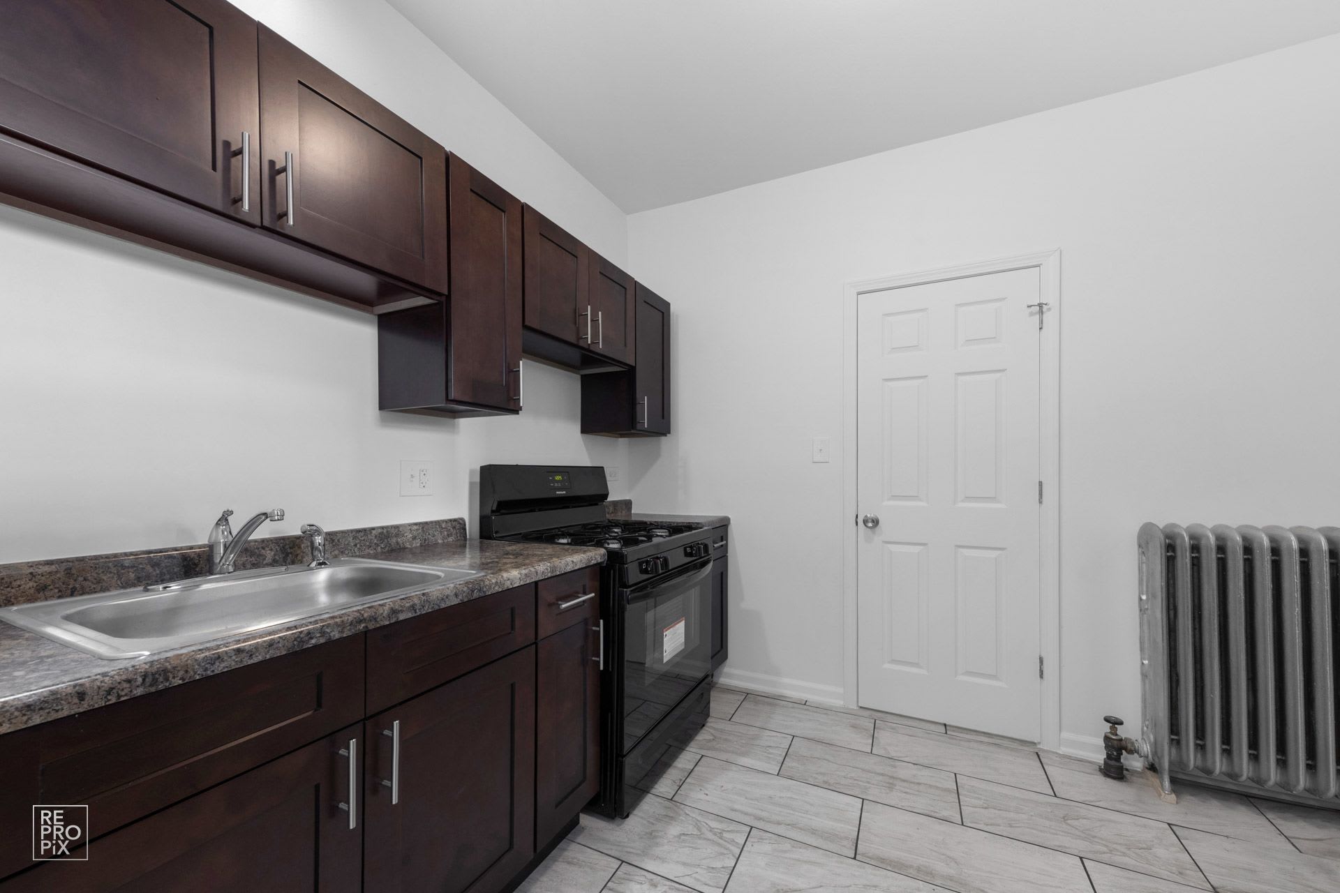 7451 S Eberhart Ave – photo 4