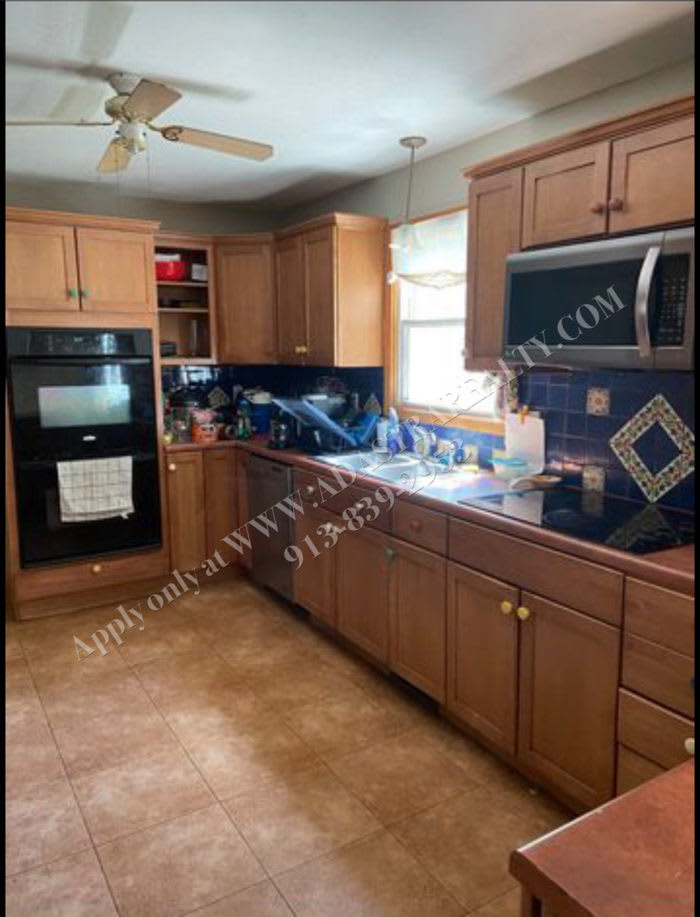 1741 West 20th Street – photo 2