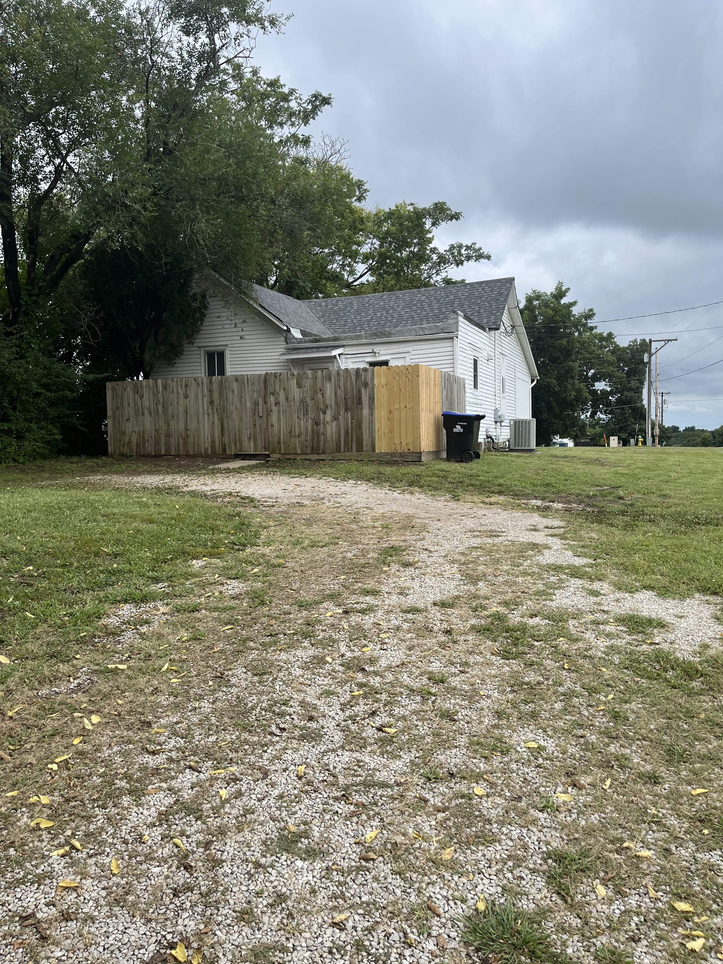 429 W South St – photo 2
