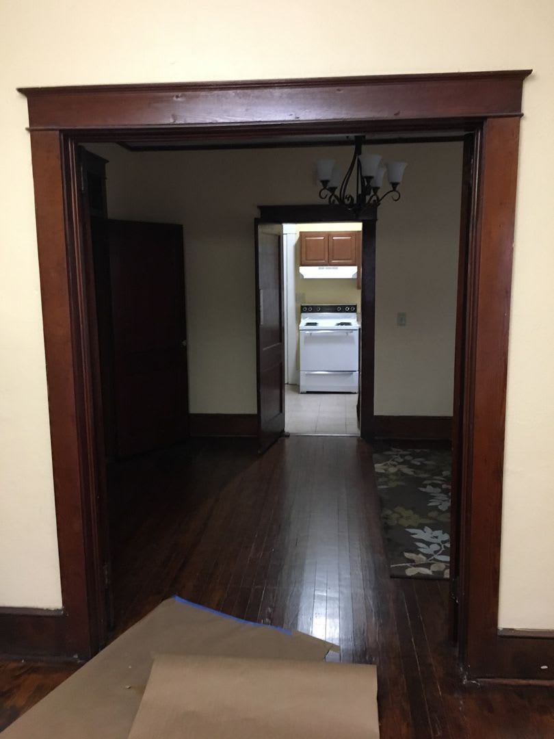 Cute Bungalow- **$200 off first months rent** – photo 2