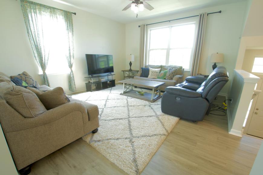 3128 valley falls St – photo 2