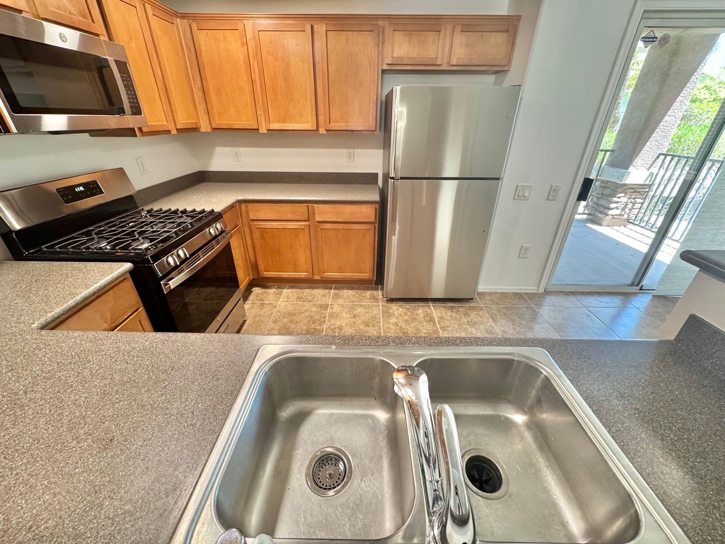 Freshly Remodeled West Las Vegas Condo Near Summerlin W Modern Upgrades Attached Garage Resort Style Amenities – photo 3