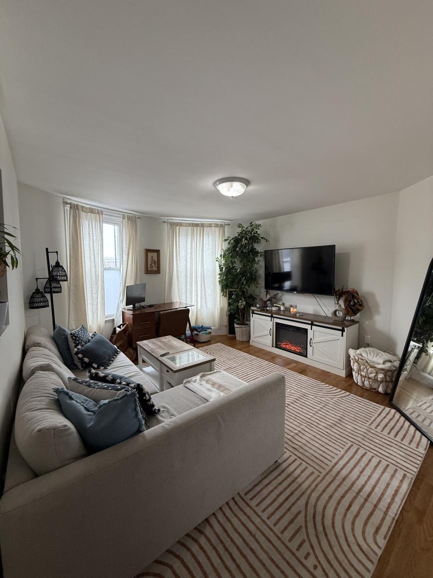 861 E 1st – photo 1