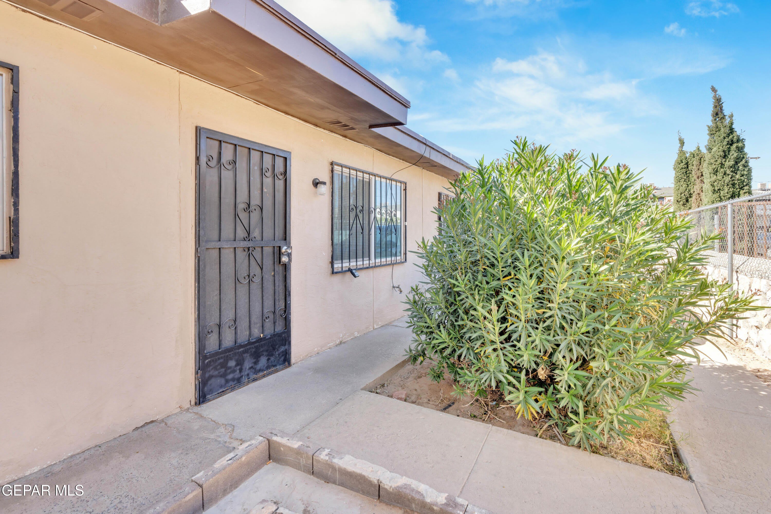 2812 Van Buren Avenue – photo 3