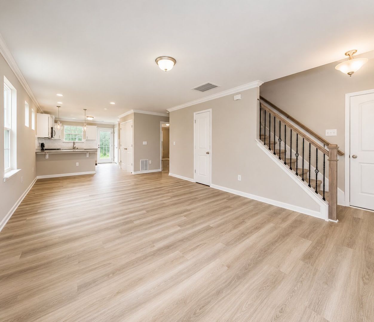 3-Bedroom Townhome with Patio in Greensboro – photo 3