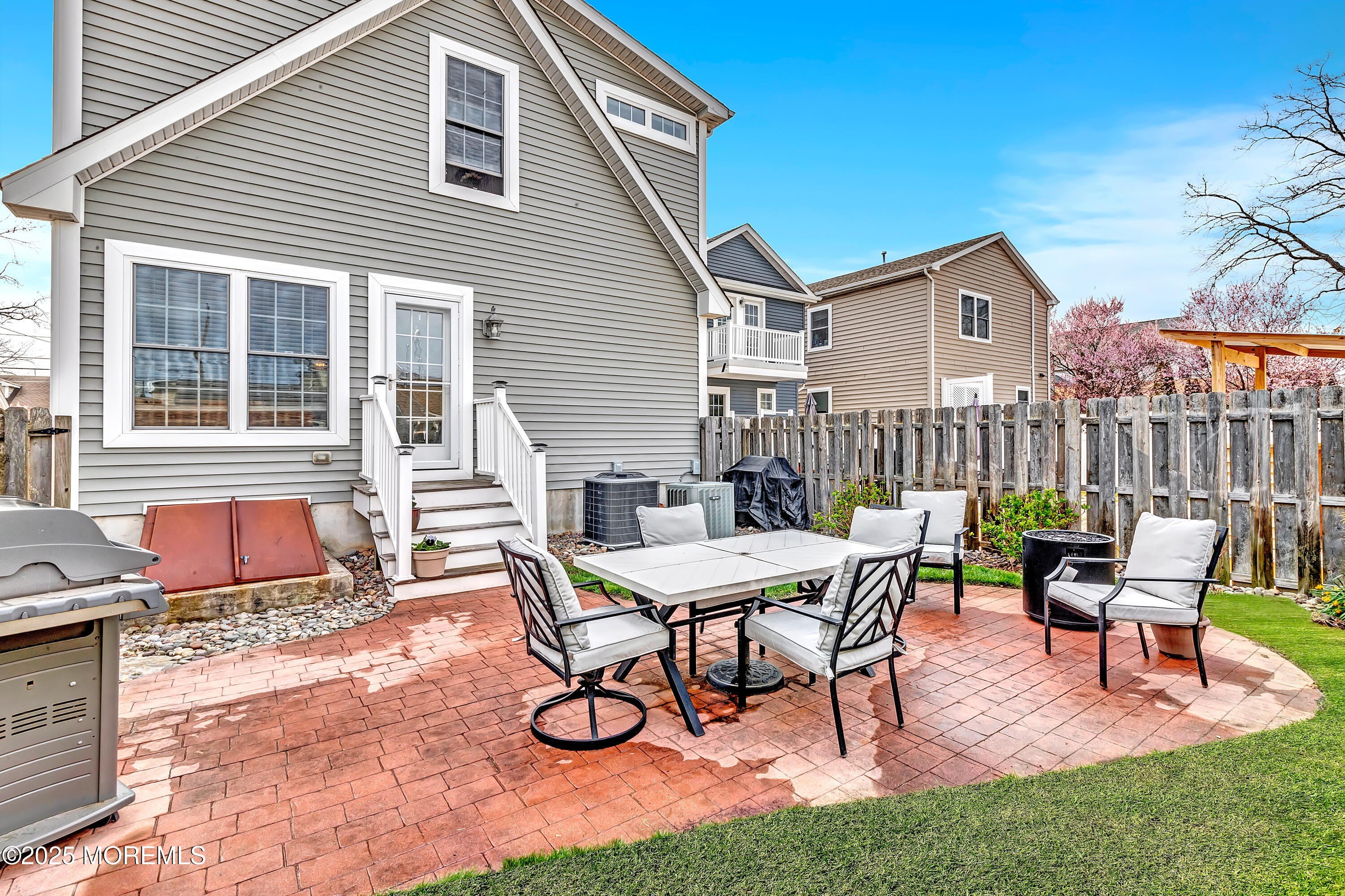 1814 Briarwood Terrace – photo 3