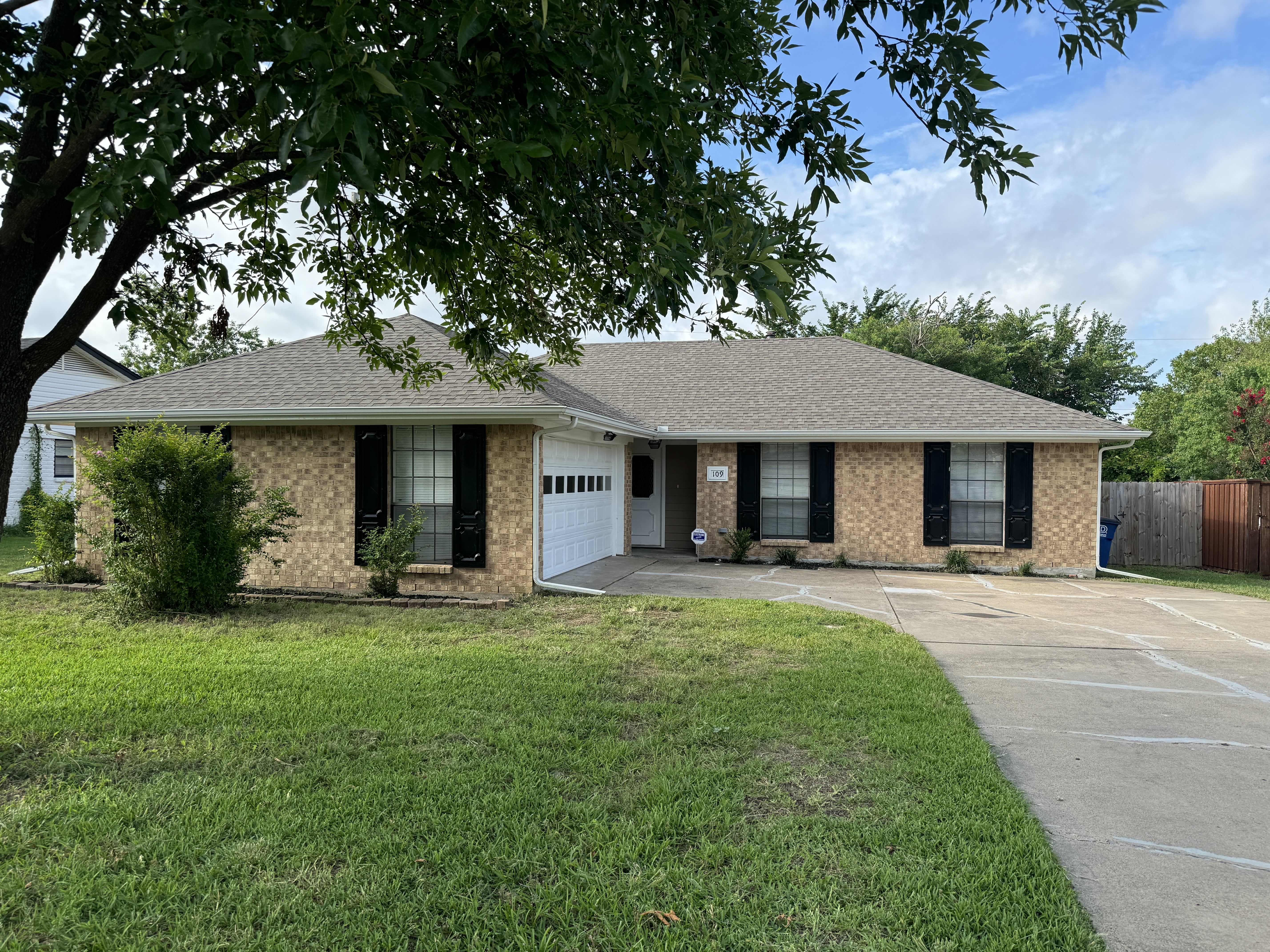 109 E Willow Ln – photo 1