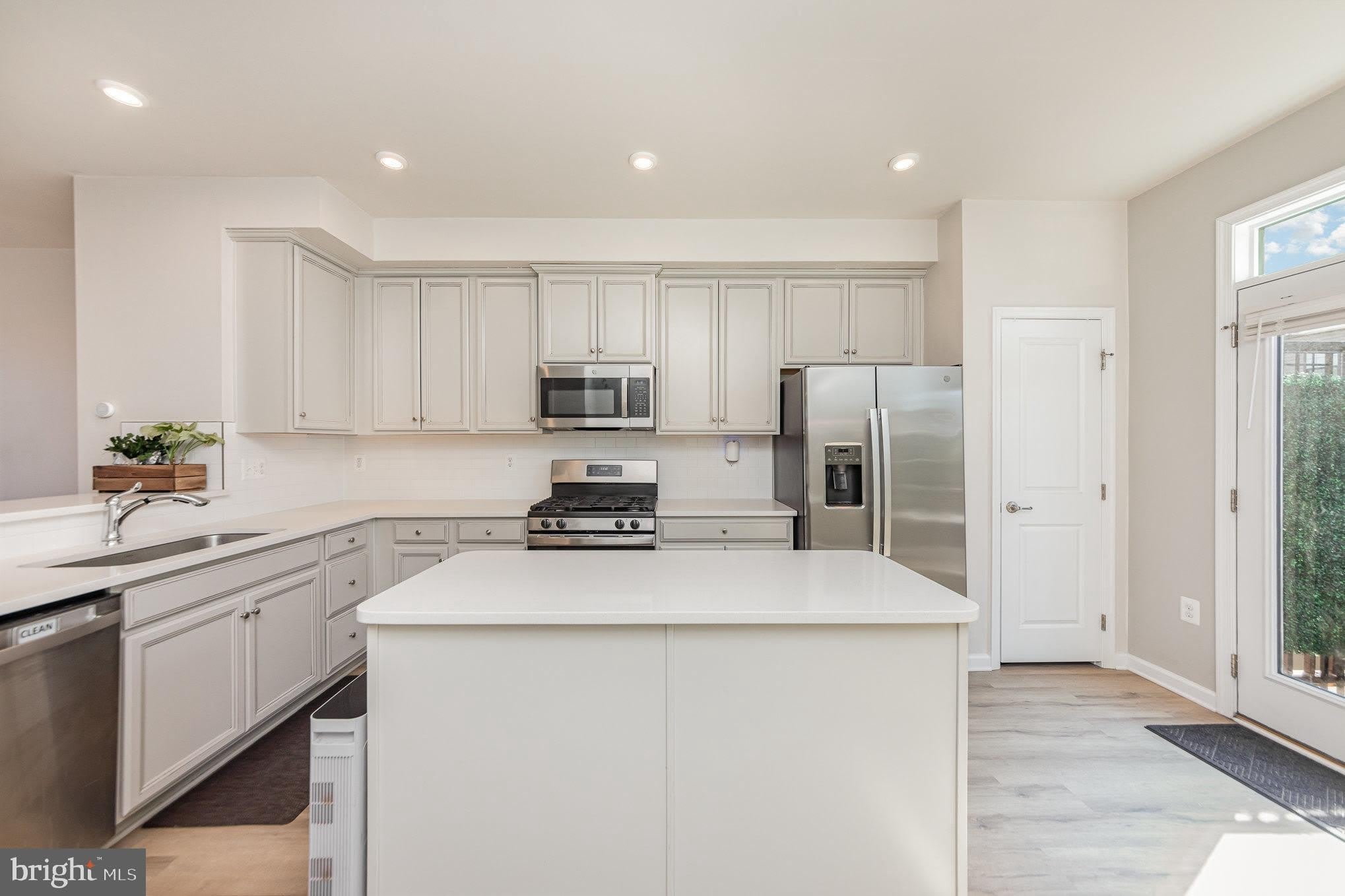 1208 ALUM SPRING Road – photo 5