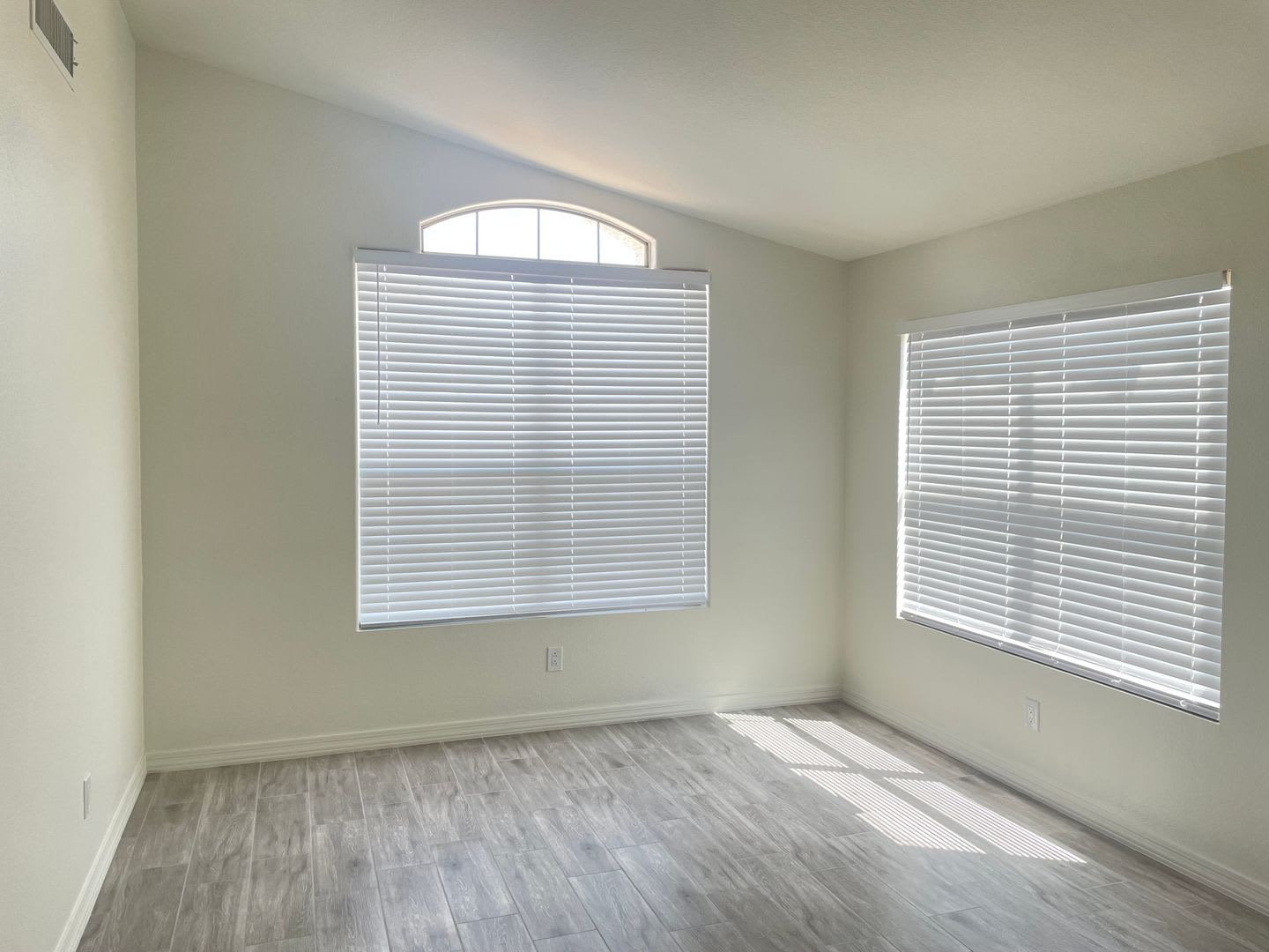 Full remodel, be the first to live in this Beauty, 3 bed /2 bath home in Clemente Ranch – photo 3