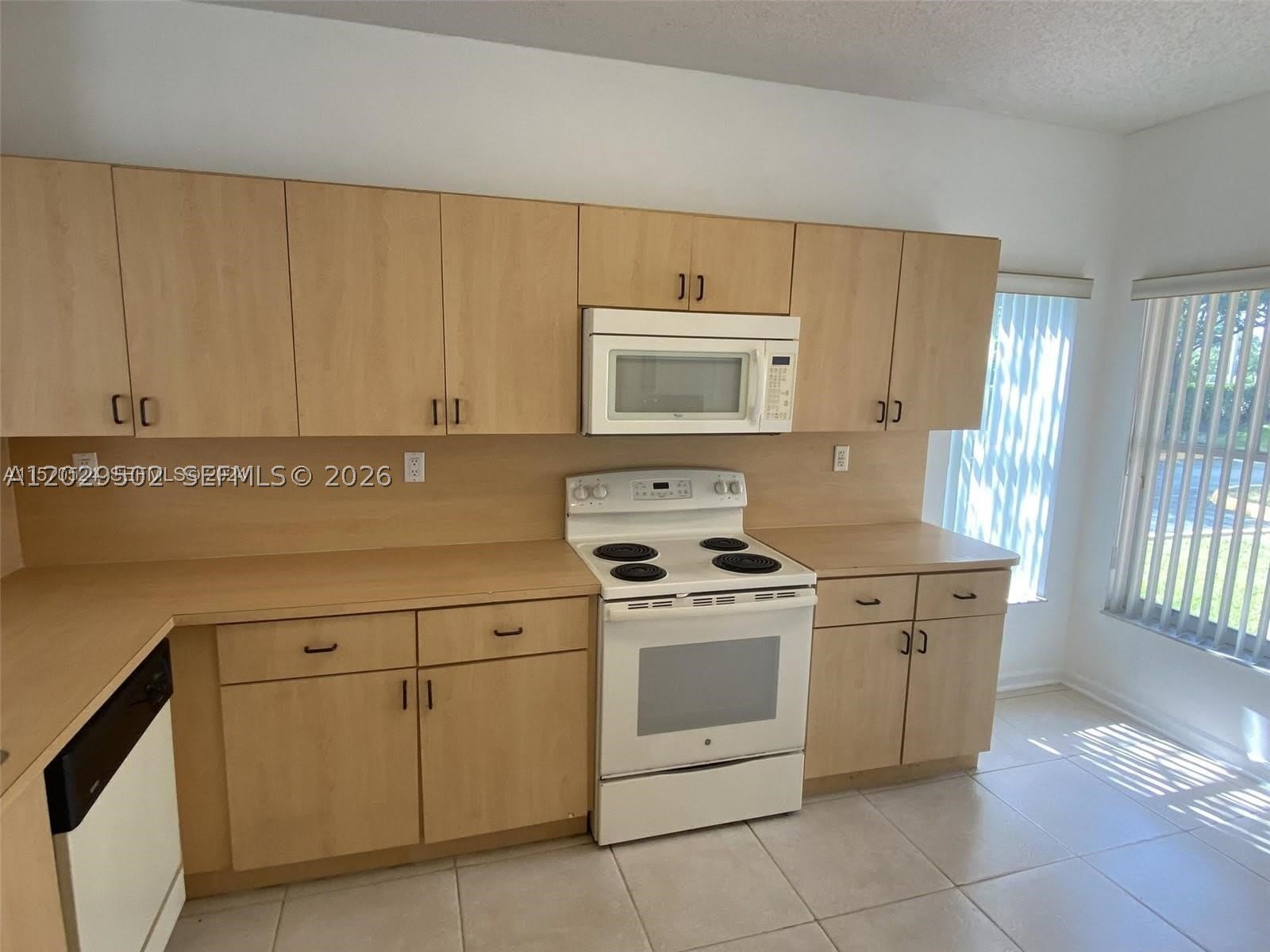 7980 S Southwood Cir – photo 5