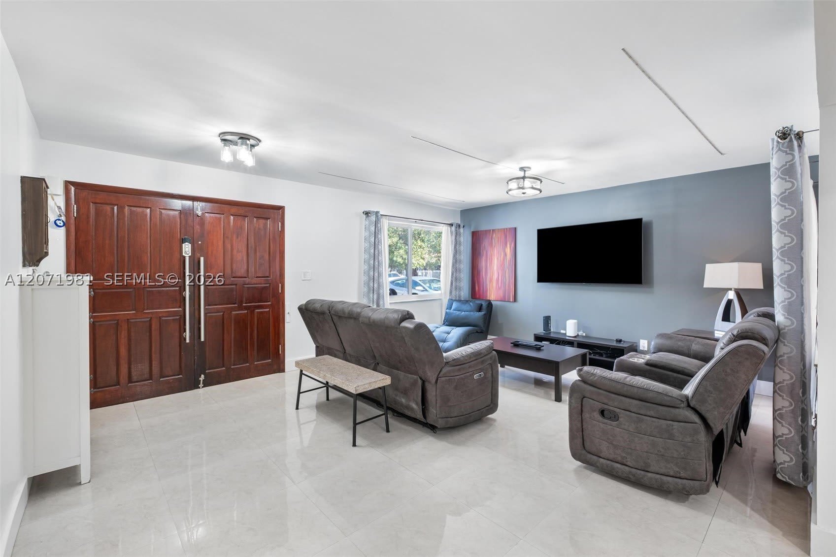 2430 SW 22nd Ter – photo 4
