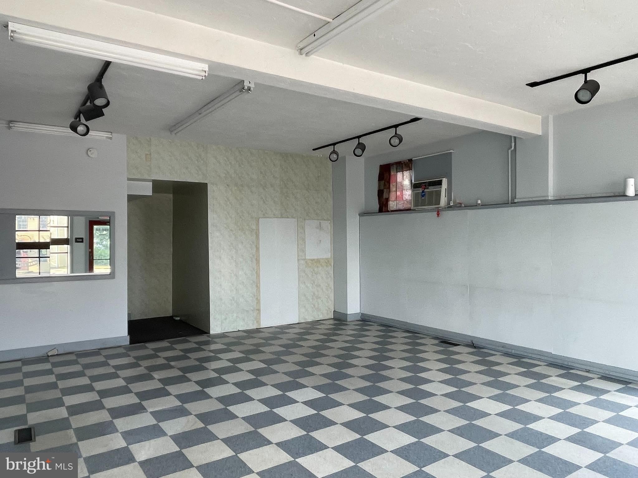 1 E Hanover Street – photo 4
