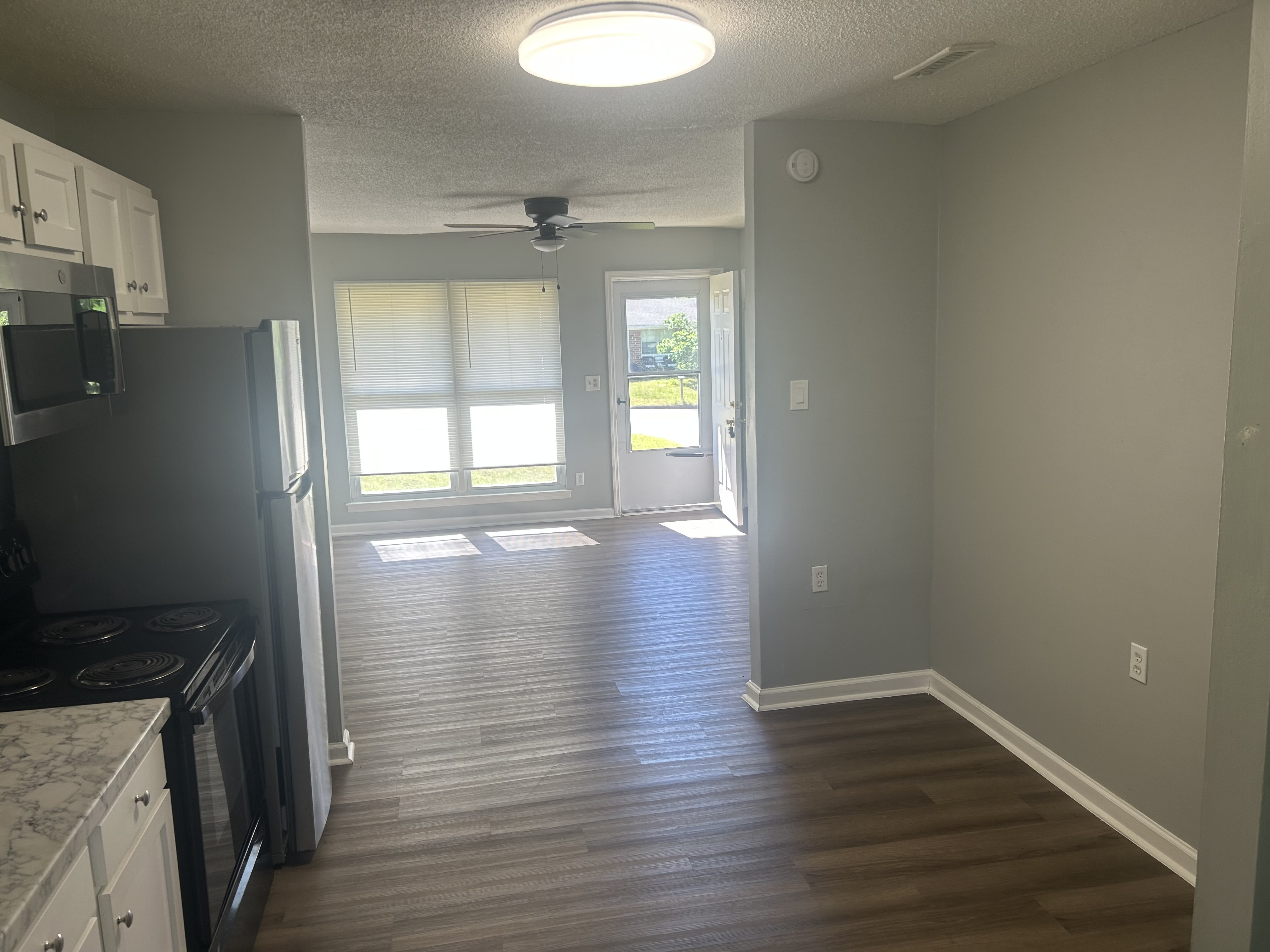 1679 Hamlet Drive – photo 2