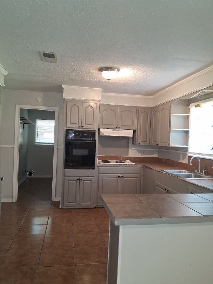 4Bedroom, 2Bath Home – photo 4