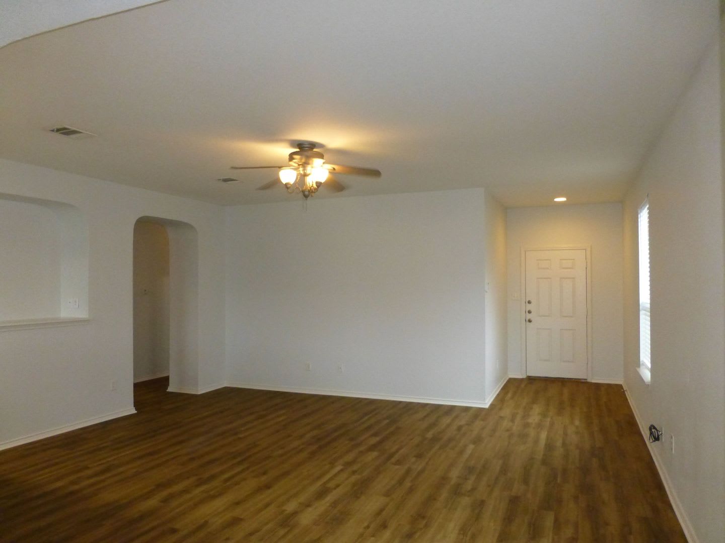 Charming 3 Bedroom Home in Round Rock – photo 3