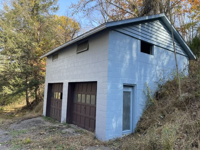 4860 William Penn Highway – photo 1